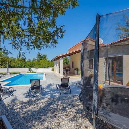 Villa Desapemani Žminj Eksteriør billede