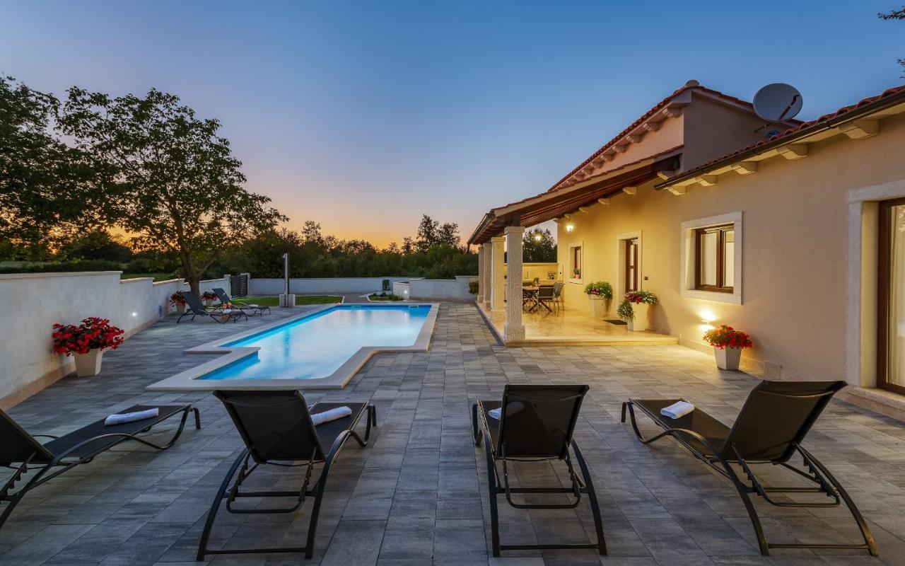 Villa Desapemani Žminj Eksteriør billede