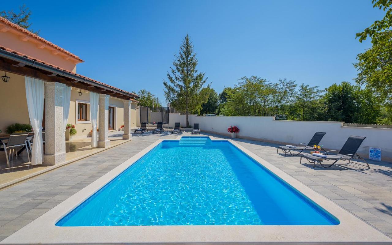 Villa Desapemani Žminj Eksteriør billede