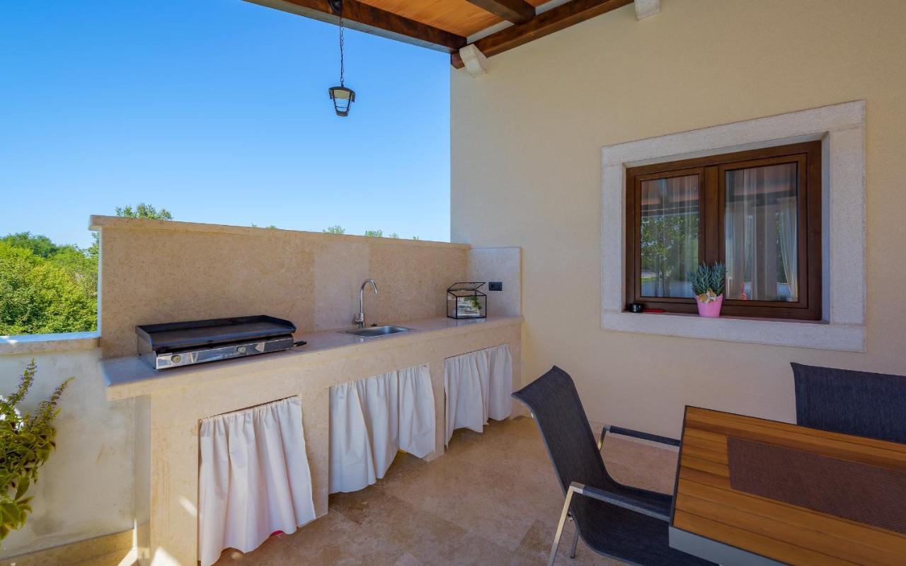 Villa Desapemani Žminj Eksteriør billede